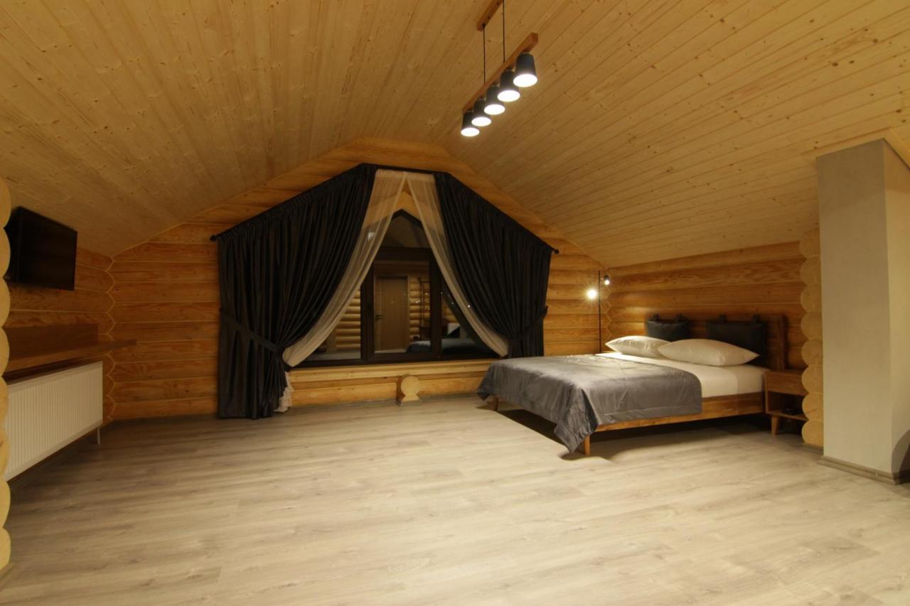 Bozhena Hotel Mykulychyn Buitenkant foto