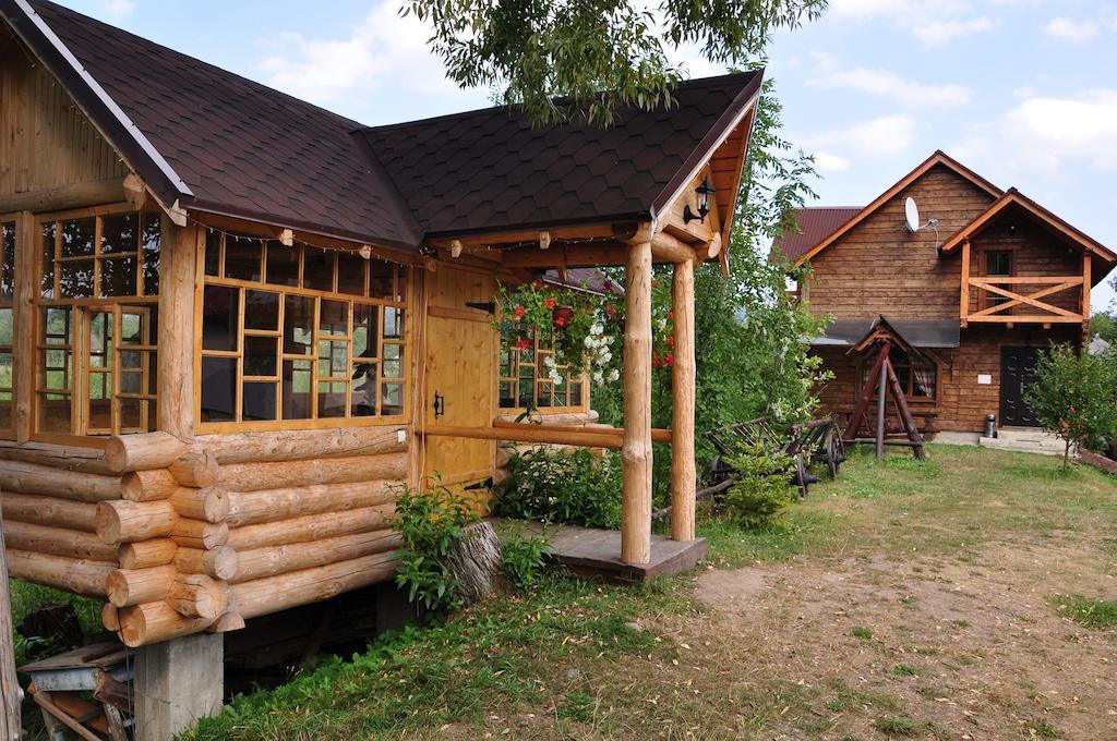 Bozhena Hotel Mykulychyn Buitenkant foto