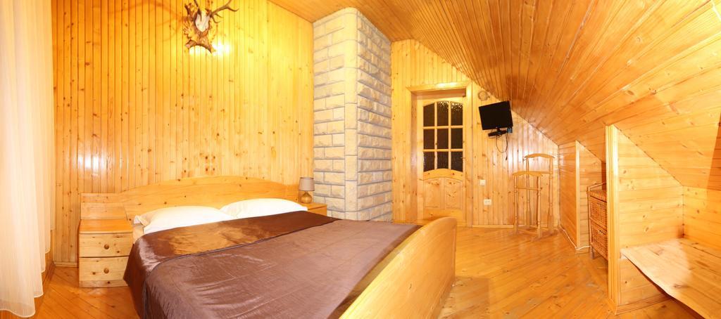 Bozhena Hotel Mykulychyn Buitenkant foto