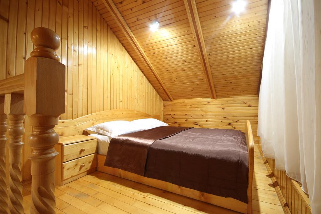 Bozhena Hotel Mykulychyn Buitenkant foto
